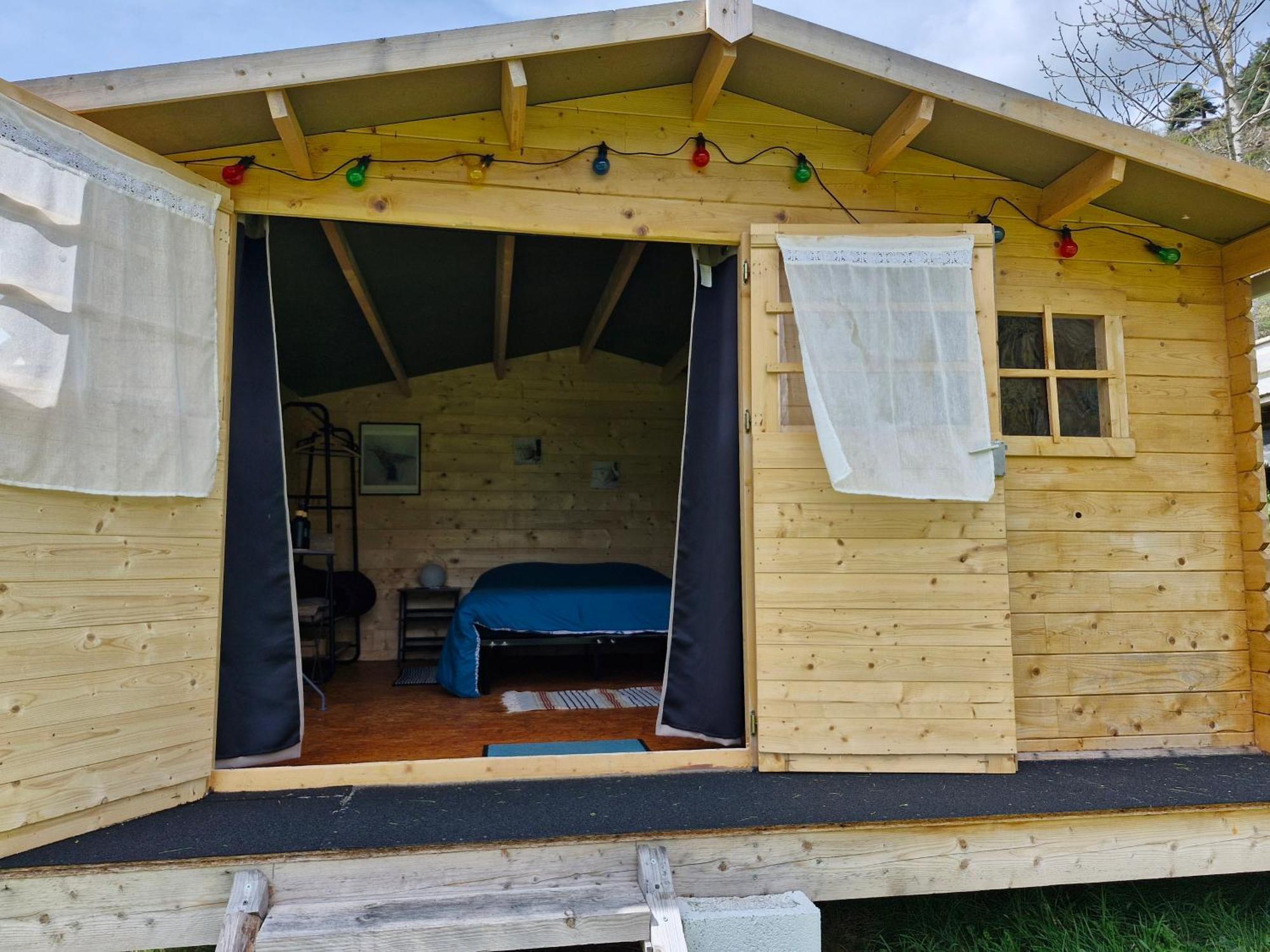 La Cabane Des Lucioles Saint-Julien-Boutieres エクステリア 写真
